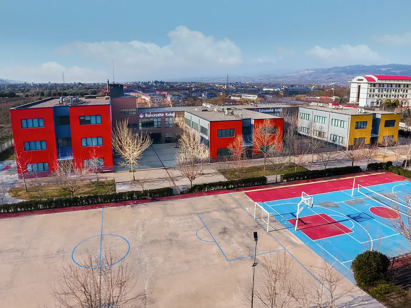 Bahçeşehir Koleji Alaşehir Kampüsü dış görünüm
